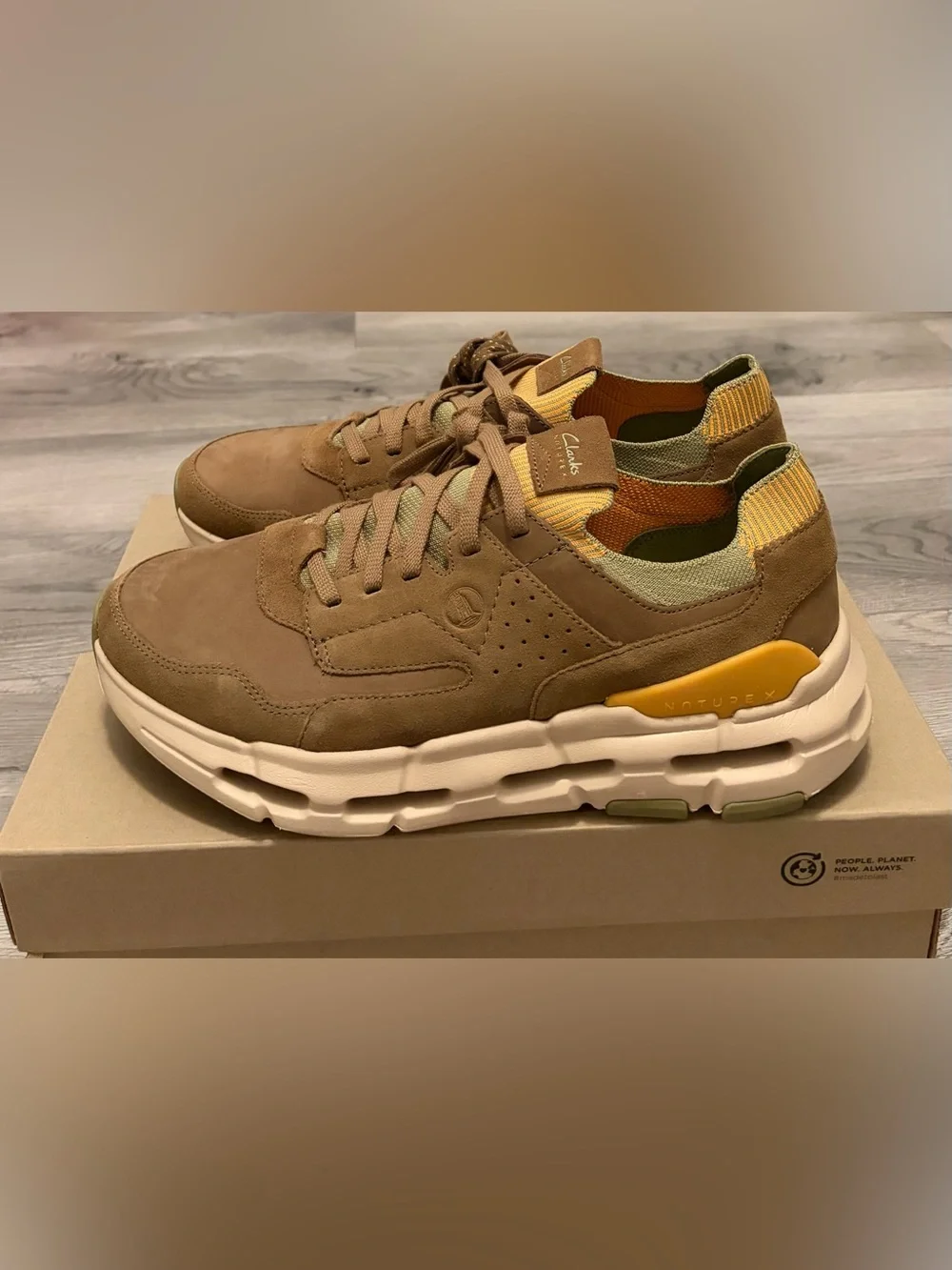 Clarks Men’s Tan/Brown Suede Casual Sneakers with Yellow Highlights